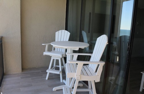 Myrtle Beach Condo | Beautiful Couples getaway! 1BR, 1BA. Coastal decor, and upgrades.