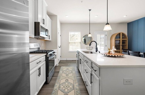 Bayside Condo | Beautiful Three Bedroom Townhome w/Nice Amenities