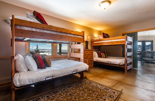 Silver Summit House | Bella Vista Estate Sleeps 21