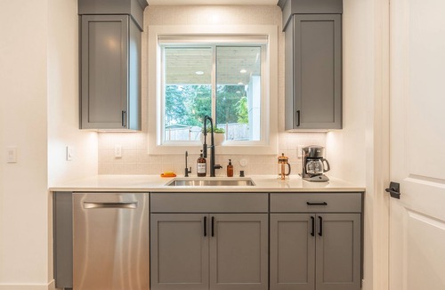 East Lake Hills House | Bellevue Dream w/Spacious 6BR Luxury Home
