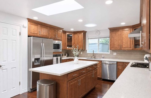 Northeast Bellevue House | Bellevue Pet friendly Home, Fenced Yard