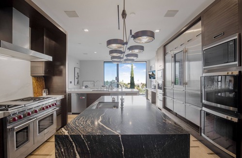 Beverly Hills House | Beverly Crest: Ultra-Private BH Retreat w/Infinity Pool & Skyline Vistas