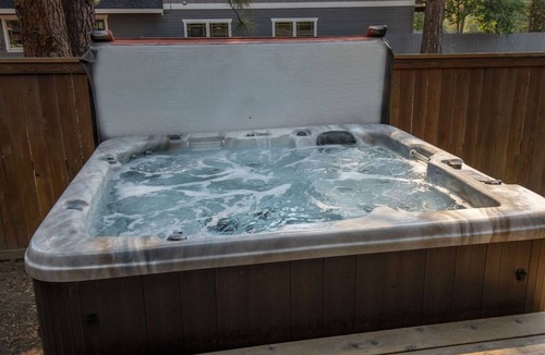 Southwest Bend House | Bluebird Day - Brooks House, Experience comfort in the spacious 3200 sqft, Hot tub, Pet friendly!