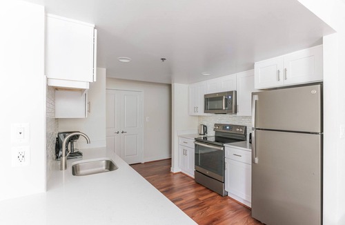 Ballston Apartment | Blueground | Ballston, fitness center, nr Arlington Cemetery
