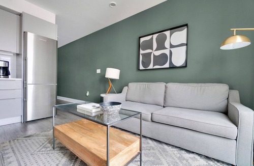 Navy Yard Apartment | Blueground | Capitol Riverfront, rooftop, nr National Mall