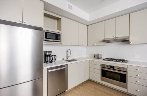 Chinatown Apartment | Blueground | Downtown, elevator, nr parks