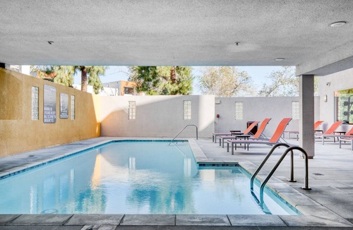 Studio City Apartment | Blueground | Studio City, pool, nr Lake Balboa