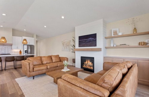 Rockaway Beach House | Brand New Lavish Townhome Duplex w 2 Private Hot Tubs & 2 Saunas