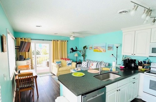 North Carolina Coast Condo | Bright end unit, Ocean Views, 1st floor, Pool, large beach, Direct access !