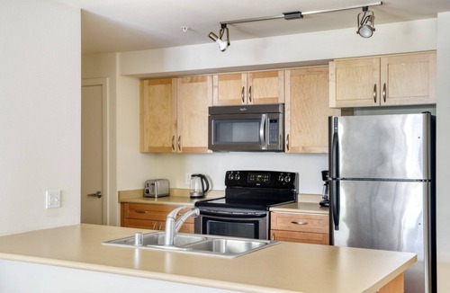 Downtown Apartment | Bright Redmond 2BR w/ Gym & W/D, near Marymoor Park, by Blueground