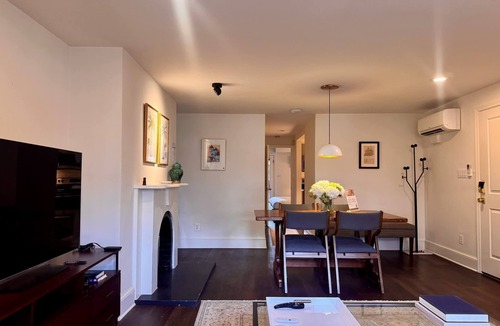 Logan Circle Apartment | Brownstone Logan 1 Bedroom - 1 mile to White House