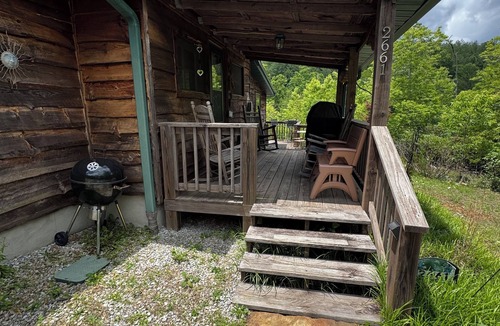Nebo Cottage | Camp Hideaway Whippoorwill Cottage @ Nebo, Lake James NC