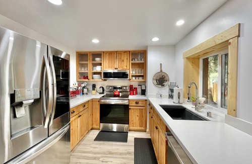 Camano Island House | Campfires & comfort! Camano Log House - dreamy trees near beach - LOVE it here!