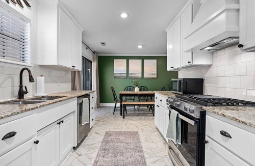 Springdale House | Cave Springs Country Home Close to Everything NWA Has to Offer