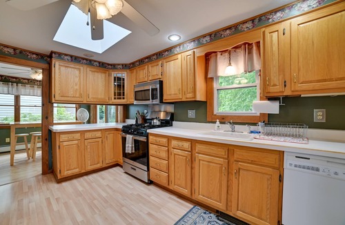 Seneca Falls Cottage | Cayuga Lake Retreat in Seneca Falls w/Dock!