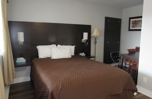 Goderich Hotel | Cedar Lodge Motel