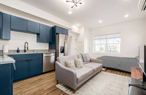 Downtown Columbus Apartment | Central Loft with Pool Table! Pet-friendly Haven!