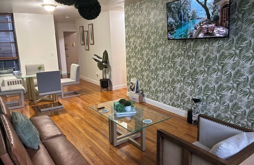 Central Park North Apartment | Central Park Green Treehouse 2-bedroom apartment New York City