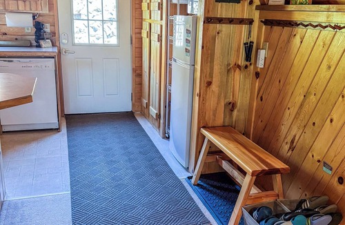 Crescent Ski Chalet | Chalet Cabin in Cascades Wonderland near Crater Lake w/EV Charger & Fast Wi-fi