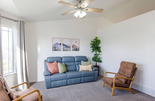 Providence House | Charming 3-bedroom house in beautiful Providence with AC