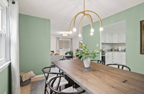 Aurora Highlands House | Charming 3-bedroom in Pentagon City walk to Metro