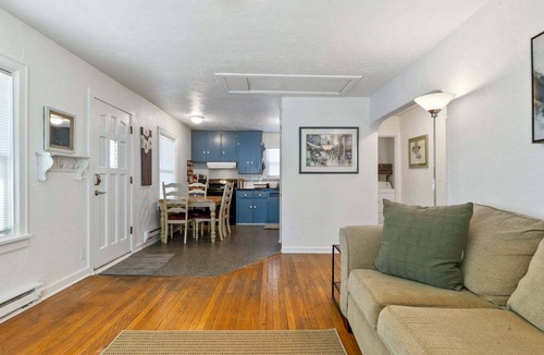Market District House | Charming Blue Bungalow in Eugene, 2BR/1BA, pet-friendly, close to downtown & Autzen.