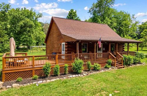 Cabins House | Charming Cabin Getaway with Loft Hangout & Outdoor Oasis in Cabins, West Virginia