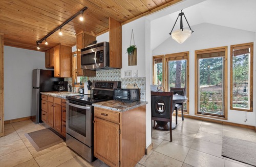 Pine Cabin | Charming Cabin on Dream Property