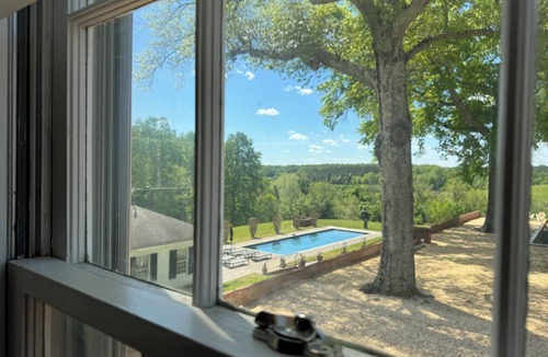 Charlottesville House | Charming Charlottesville 2 bedroom house with Pickleball, Pool & Bocce Ball
