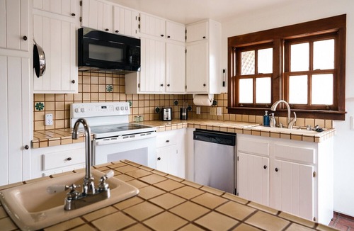 Mendocino Apartment | Charming Cottage in the heart of Mendocino Village