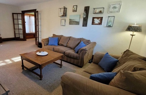 Celoron House | Charming Country home near the lake