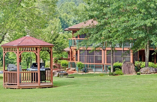 Pittman Center Condo | Charming Deluxe 1 Bedroom w/ Resort Indoor & Outdoor Pools, Golf Course & More!