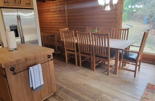 Seven Devils House | Charming home in Seven Devils. Close access to tubing, ziplining, & hiking.