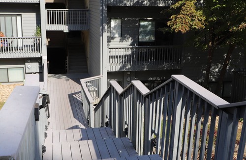North Shore Condo | Charming Lakefront Condo at Bernard's Landing, only steps from the shore!