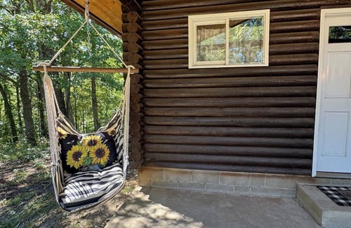 Kimbolton Cabin | Charming log cabin on a quiet back road to get away from it all and enjoy nature