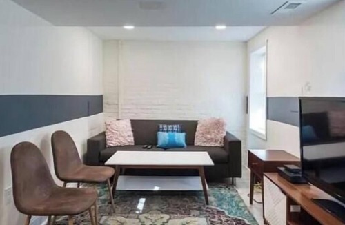 Columbia Heights House | Charming townhome ground floor/basement unit