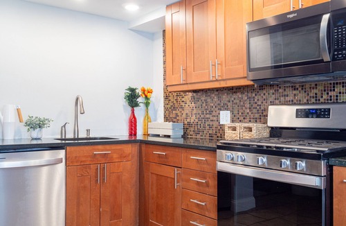 Fells Point House | Charming Townhome in Vibrant Little Italy: Your Perfect Baltimore Getaway!