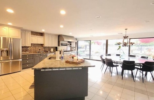 Highland House | Charming Vacation House w/Pool & HotTub