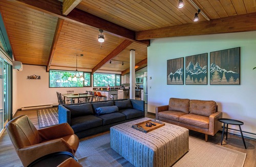 Beech Mountain House | Chasing Birdies- Fully renovated, Beech Mountain Club access!