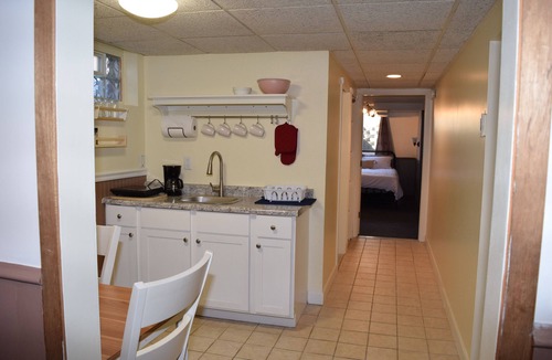 Northrop House | Cheerful one bedroom unit