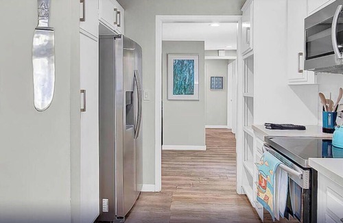 Circle Area Villa | Chic Townhome Private Pool Sleeps 8+