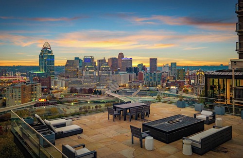 Mount Adams House | Cincinnati Vista | Rooftop, Balcony & Fireplace
