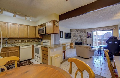 Union Square Condo | clean and sharp 1-bedroom condo in Lakewood for 3 months and longer