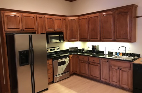 New Bern Condo | Clock Tower View Condo-2 Bedroom