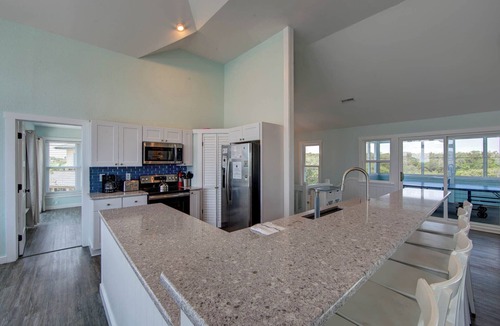 Corolla House | Close to beach, Remodeled! Flex Stays! Dogs OK! Pool, C7821