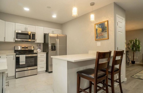 Allendale Area Apartment | Close to Downtown| Sleeps 8 | Private Backyard