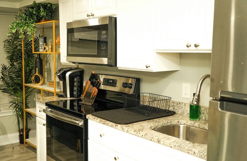 Mount Pleasant Apartment | Close to Everything/Freeparking/National ZOO