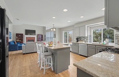 Briargate House | Comfortable Cozy Retreat Prime North Location