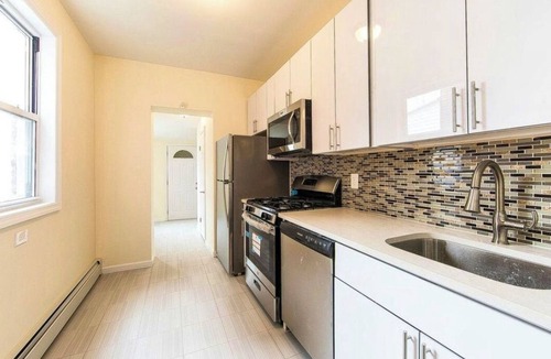 East Flatbush House | Comfy Bedroom in Gorgeous NEW 2 Floor House!
