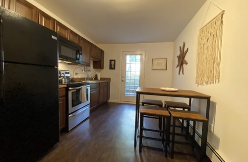 Ridge Apartment | Comfy, private one Bedroom Apartment with full kitchen, living room, full bath.